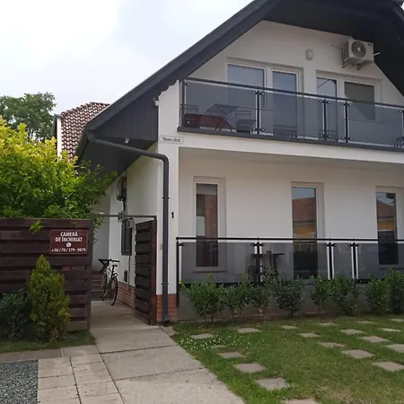 Varfuerdo Apartman Gyula Exterior photo